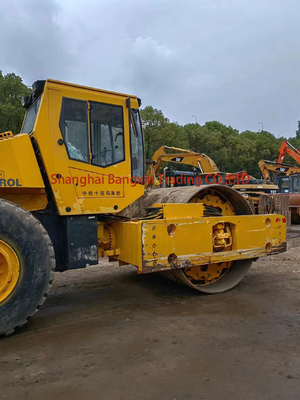 Gebruikte Bomag BW-217D wegroller met 30% kwaliteit in goede staat