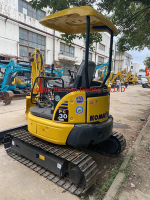 3 ton gebruikte mini graafmachine Komatsu PC30 met gratis verzending en flexibele manoeuvreerbaarheid