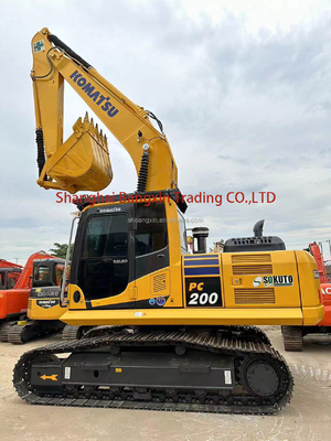 700 werkuren Gebruikte Komatsu PC200-8 graafmachine met gratis verzending en graafbak