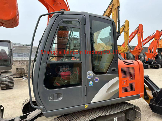 Tweedehands Hitachi ZX60 mini graafmachine met sterke kracht en hydraulische stabiliteit