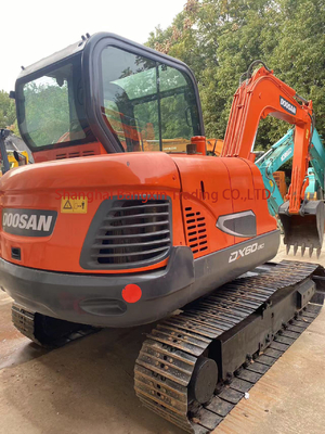 Goede staat Doosan DX60 graafmachine met alle functies in goede staat