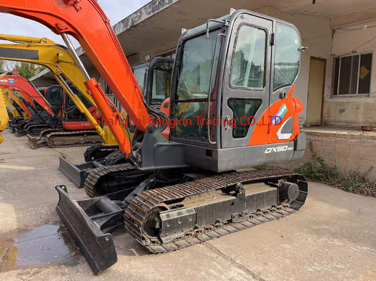Goede staat Doosan DX60 mini graafmachine met originele hydraulische pomp Beste in Shanghai