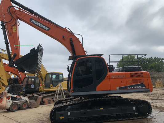 Zware bouwmachine Doosan Dx300 Tweedehands graafmachine met onderdelen 30 ton