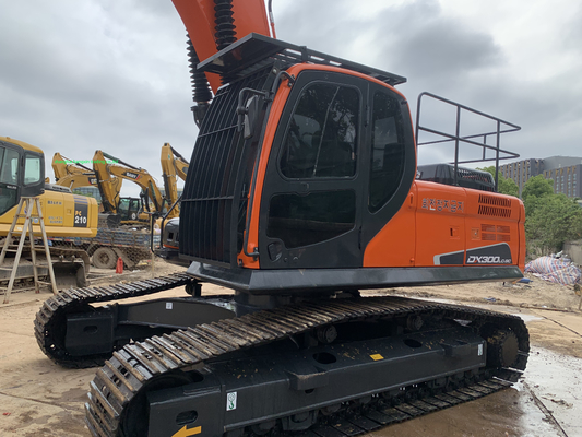 Zware bouwmachine Doosan Dx300 Tweedehands graafmachine met onderdelen 30 ton
