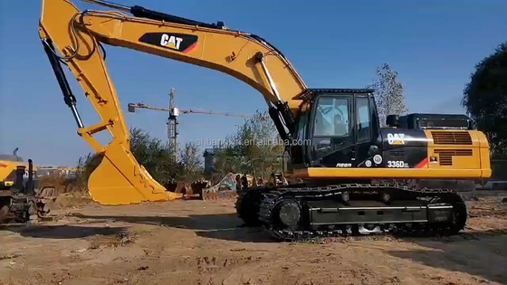 In goede staat Cat 336D2 Crawler Excavator Digger Machinery met 180kw Power in Japan