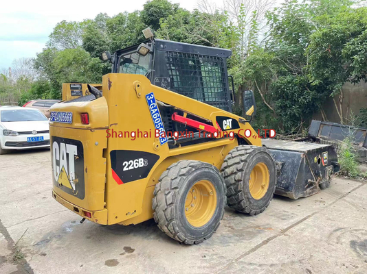 Kleine machine gebruikt skid steer CAT 226 met een sterk vermogen en hydraulische stabiliteit bij een