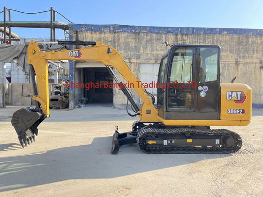 Tweedehands Cat 306E2 mini graafmachine met een sterk vermogen en hoge hydraulische stabiliteit