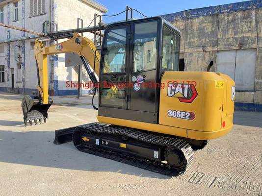 Tweedehands Cat 306E2 mini graafmachine met een sterk vermogen en hoge hydraulische stabiliteit