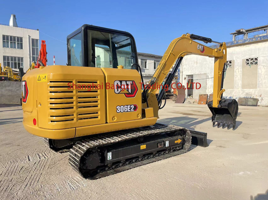 Tweedehands Cat 306E2 mini graafmachine met een sterk vermogen en hoge hydraulische stabiliteit